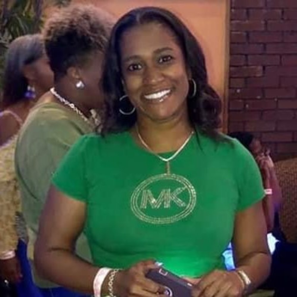 Meet your Posher, Yolanda